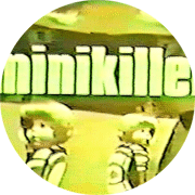 Le gnrique prsente une image dforme de plusieurs poupes identiques. Tout ceci est trs psychdlique et kalidoscopique. La musique est syncope, un peu agaante: crispante est le mot. Elle scande le titre: Minikillers! Minikillers!.