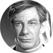 Docteur Armstrong : Michael Gough